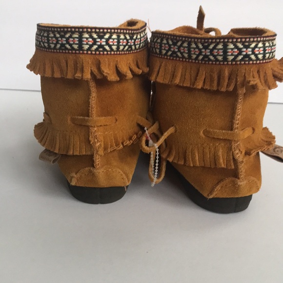 NWT Laurentian Chief moccasins - Picture 4 of 8